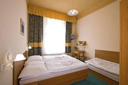 Hotel Sofia Прага Екстер'єр фото
